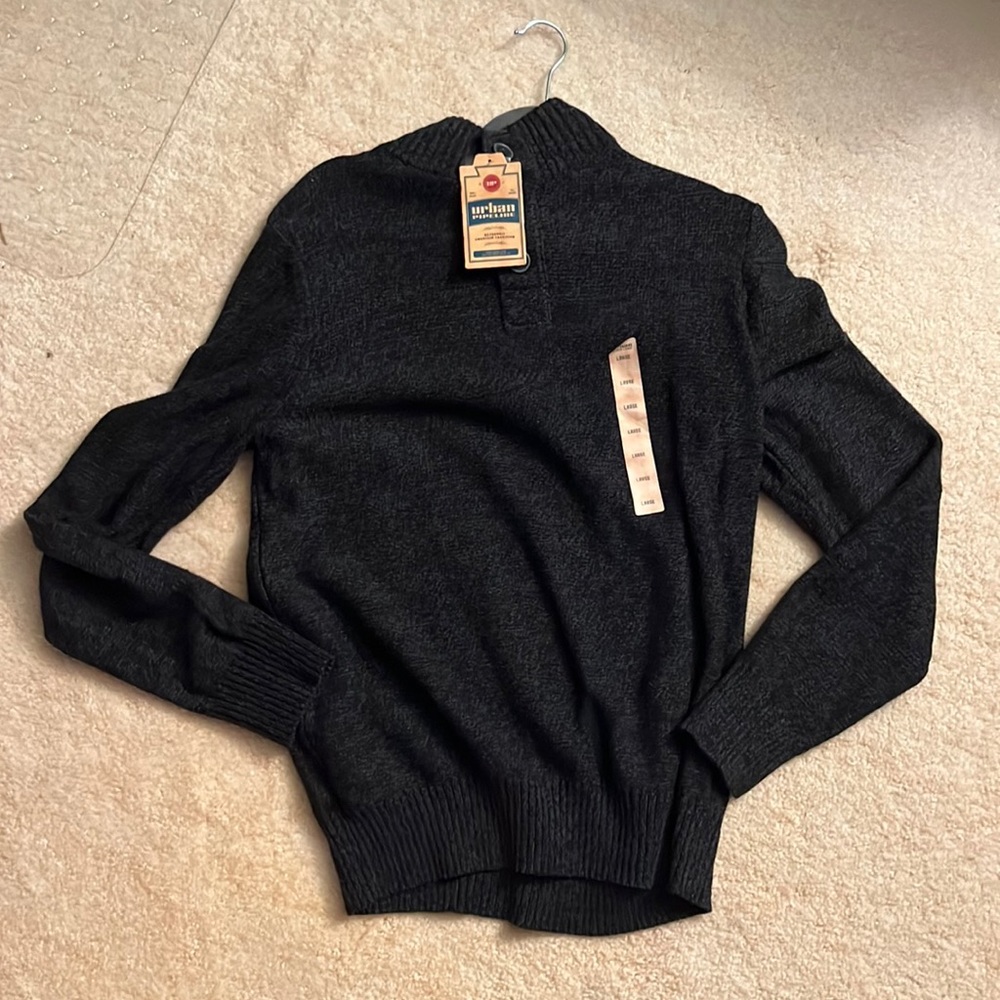 NWT- Urban Pipeline dark grey Mens Sweater